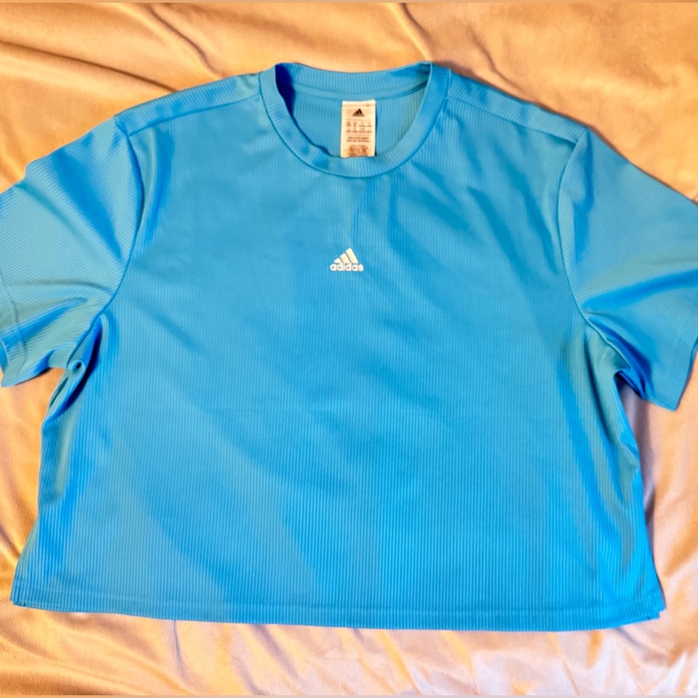 Ribbed Adidas Size XL Cropped Light Blue Tee